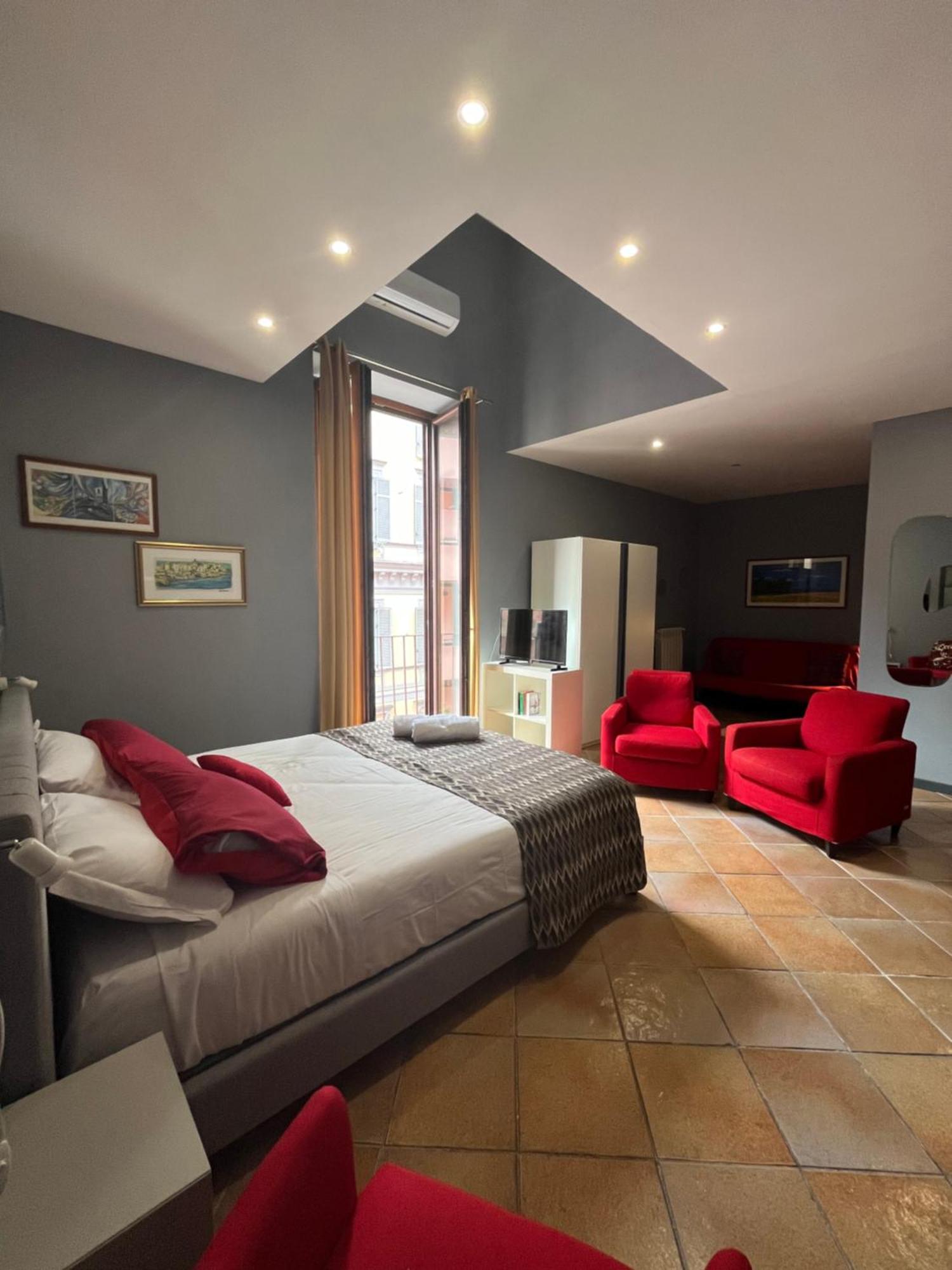 Naples Luxury Suites B&B Экстерьер фото